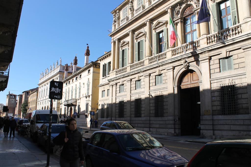 River House Verona Bagian luar foto