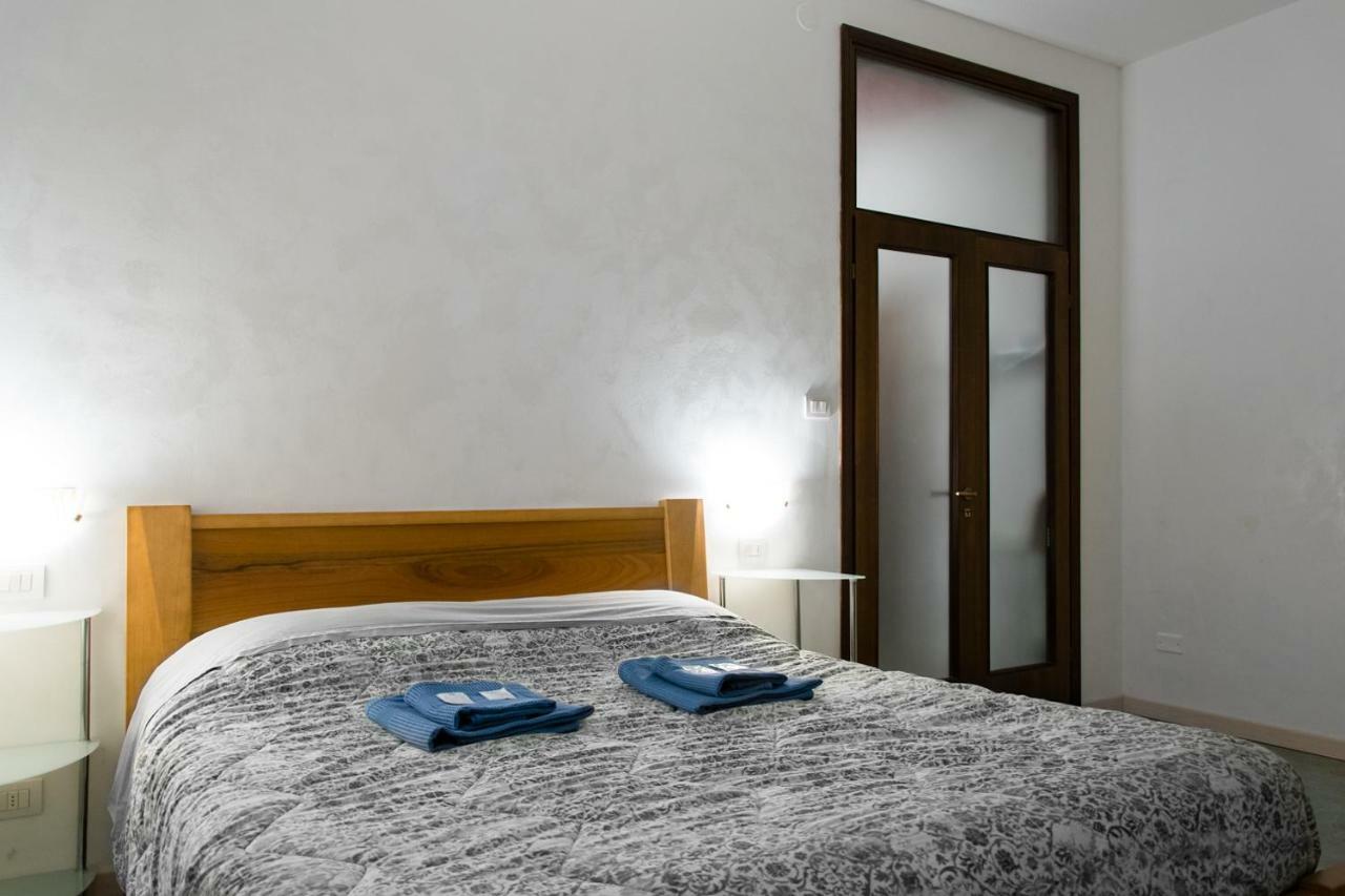 River House Verona Bagian luar foto
